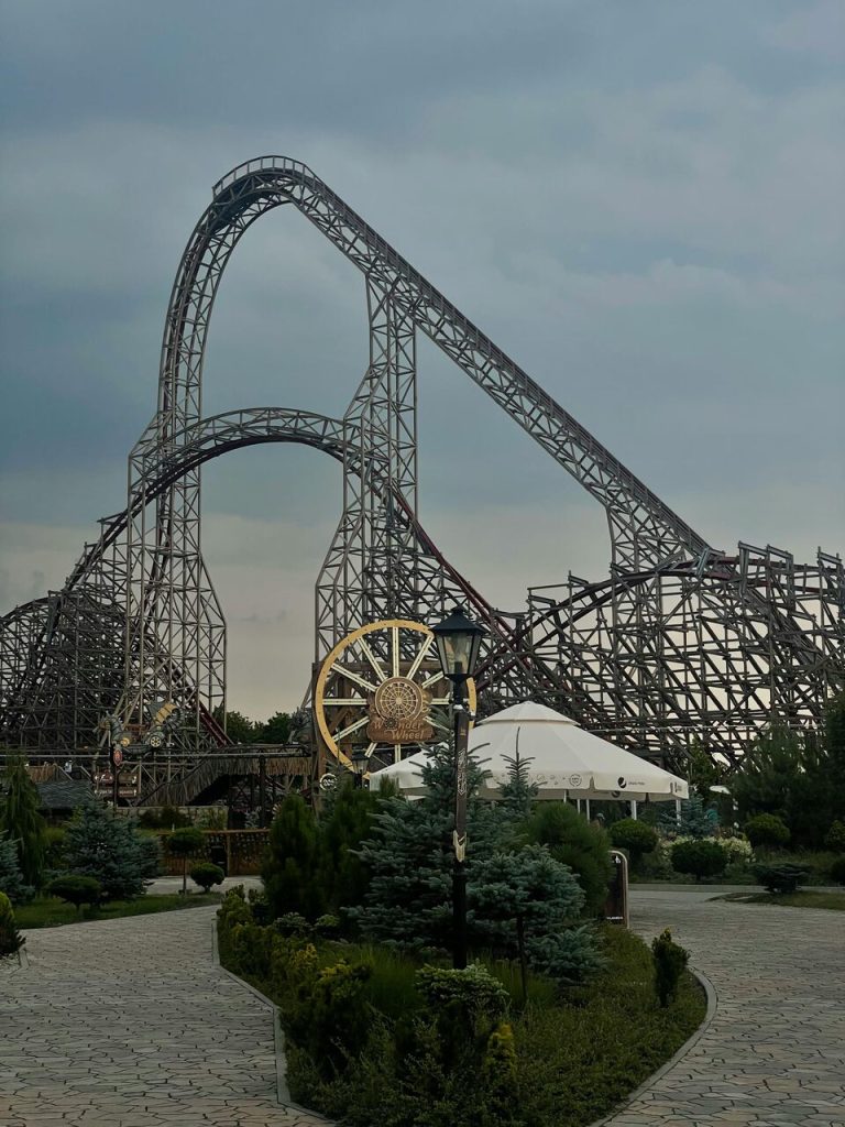 Weekend z dziećmi - parki rozrywki. Widok na Zadrę w Energylandii.